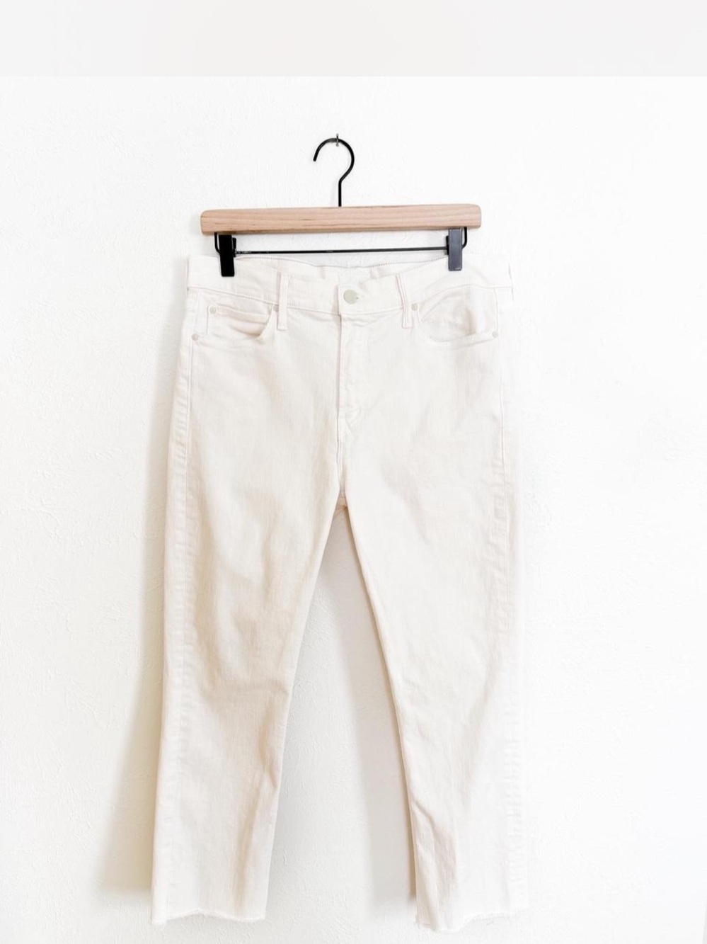 MOTHER jeans -Mid Rise Dazzler Crop Fray in Cream Puff - size 32